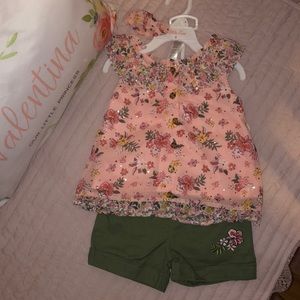NWT Little Lass 2 piece set with bonus accessory!